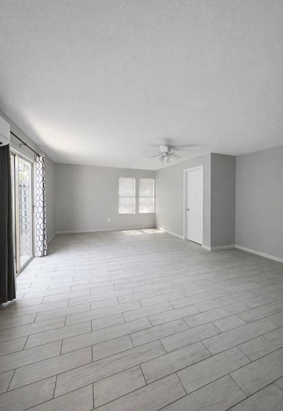1403 N Shary Rd - Photo 4 of 9