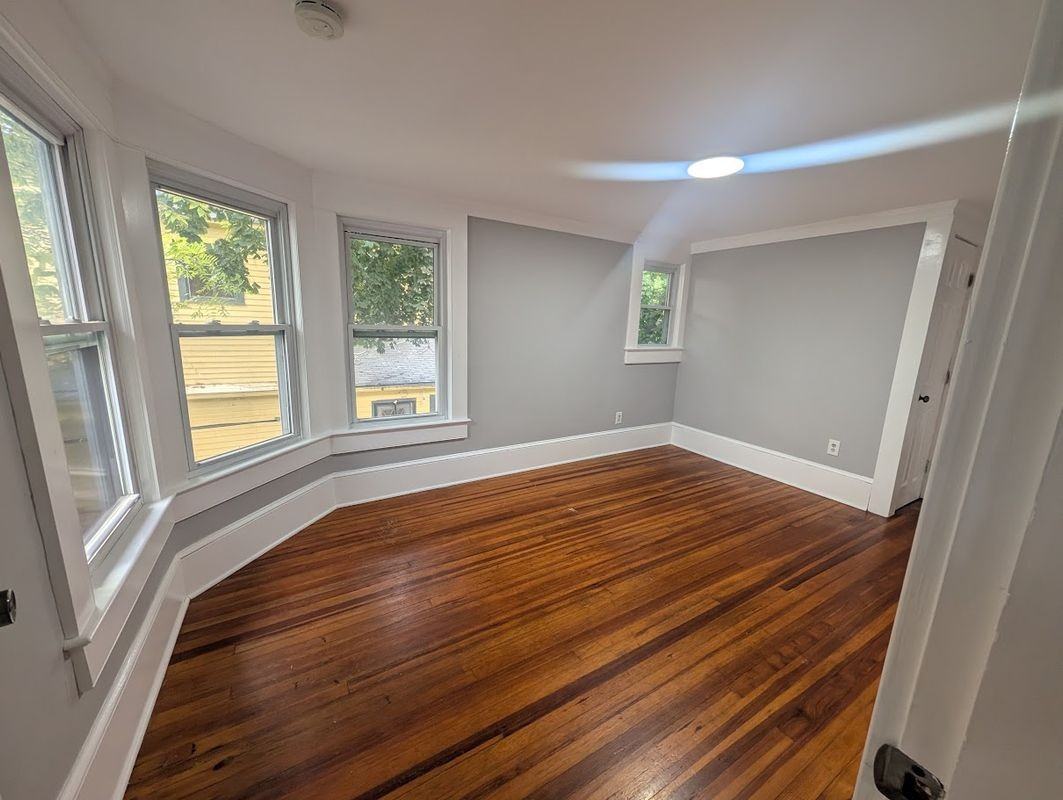 124 W Washington Ave - Photo 3 of 7