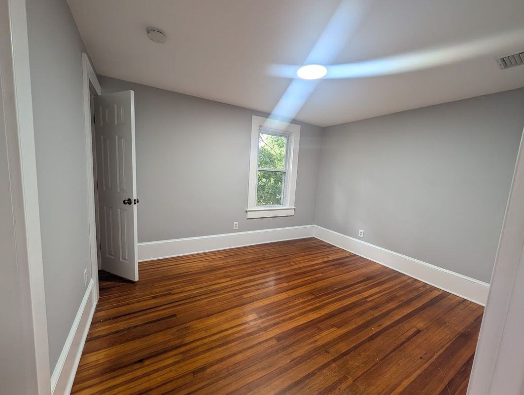 124 W Washington Ave - Photo 4 of 7
