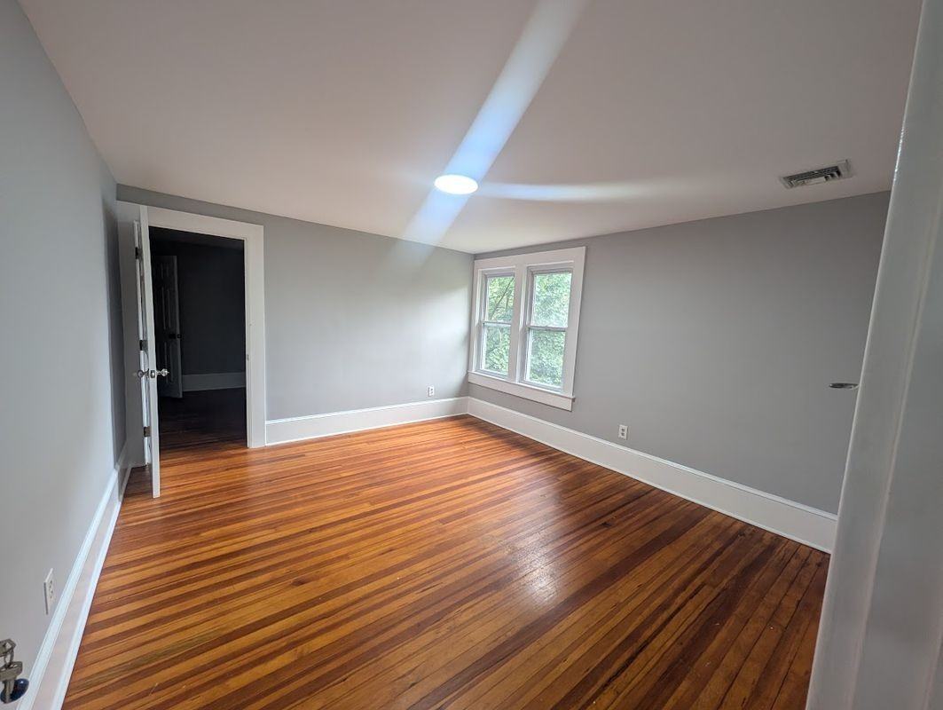 124 W Washington Ave - Photo 5 of 7