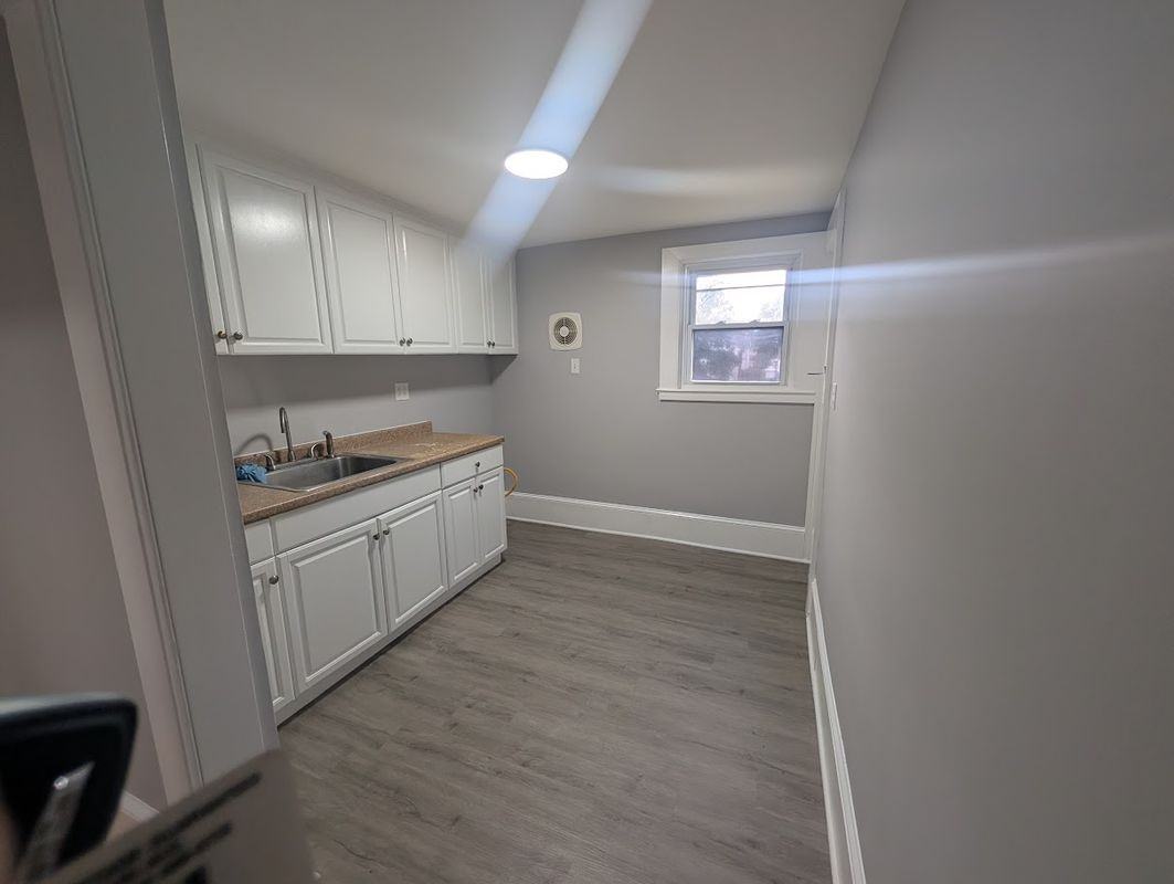 124 W Washington Ave - Photo 7 of 7