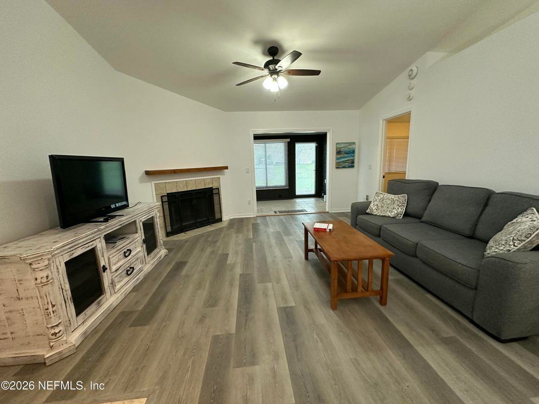 3110 Sea Hawk Dr - Photo 6 of 35