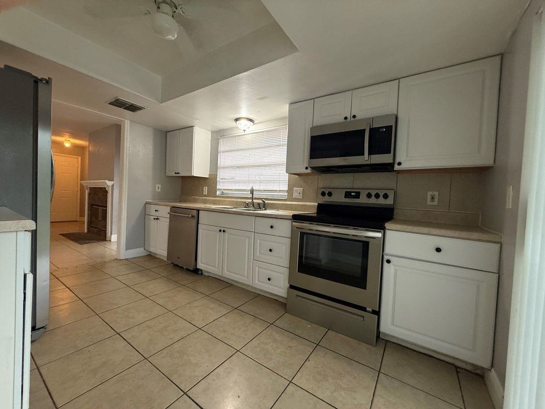 1223 La Mesa Ave - Photo 2 of 21