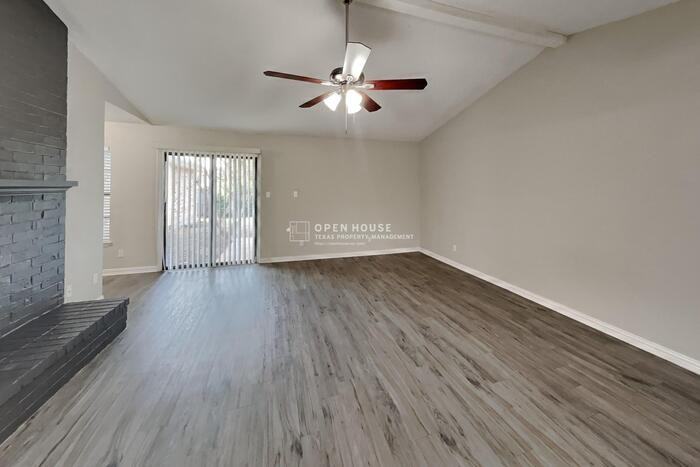 1528 Jabbet Dr - Photo 4 of 21