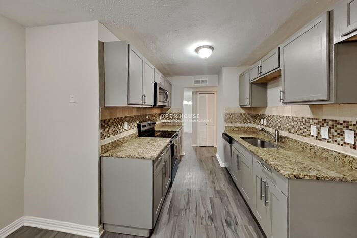 1528 Jabbet Dr - Photo 6 of 21