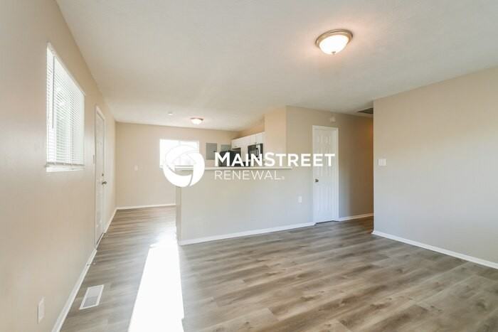 4924 Leone Dr - Photo 3 of 16