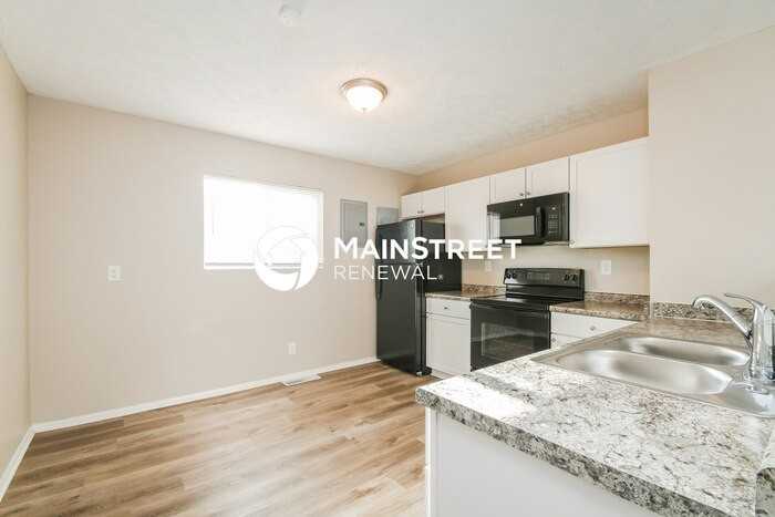 4924 Leone Dr - Photo 6 of 16