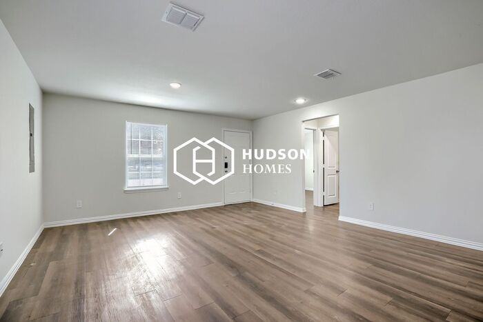 802 E 3rd Ave - Photo 3 of 14