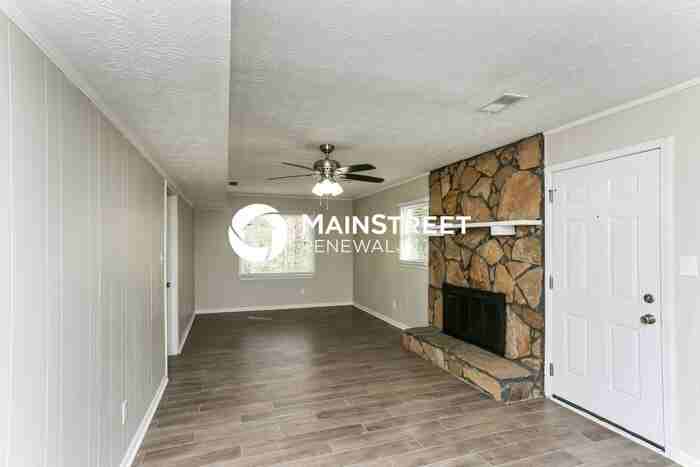 588 Michael Ct - Photo 3 of 18