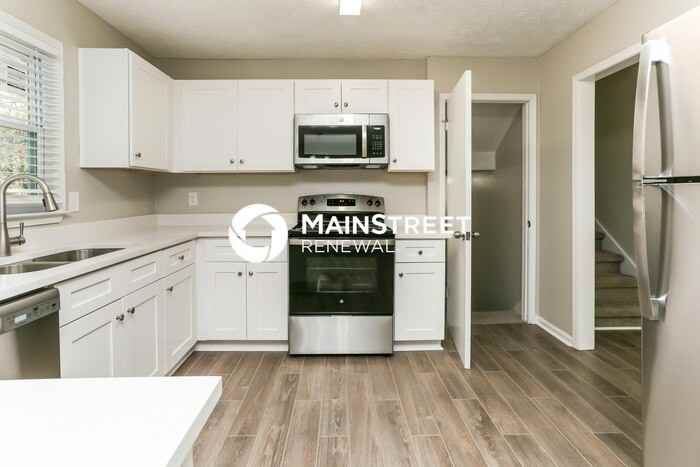 588 Michael Ct - Photo 4 of 18