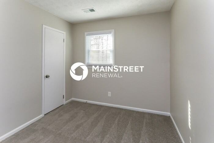 588 Michael Ct - Photo 7 of 18