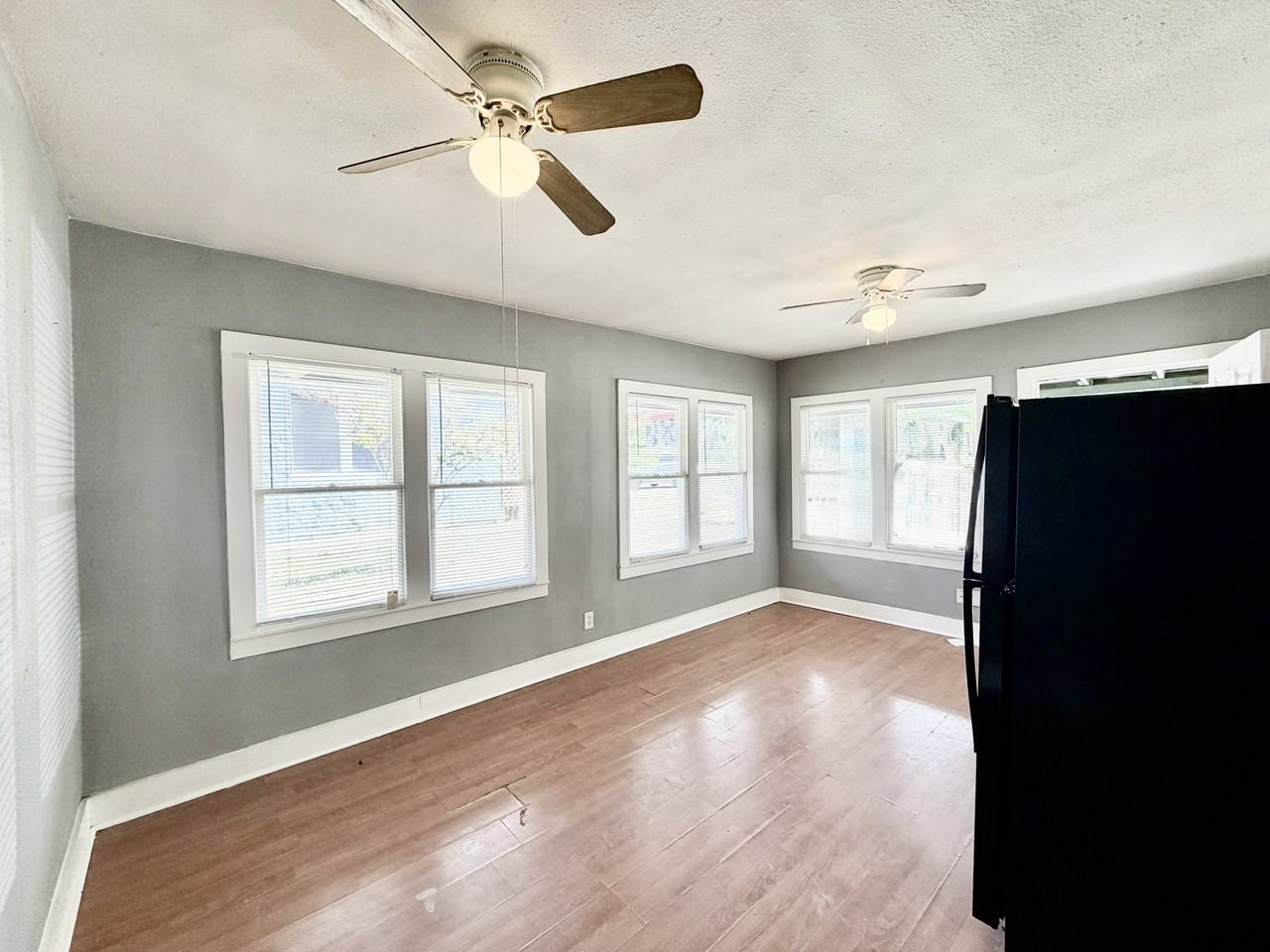 411 W Huisache Ave #A - Photo 3 of 11