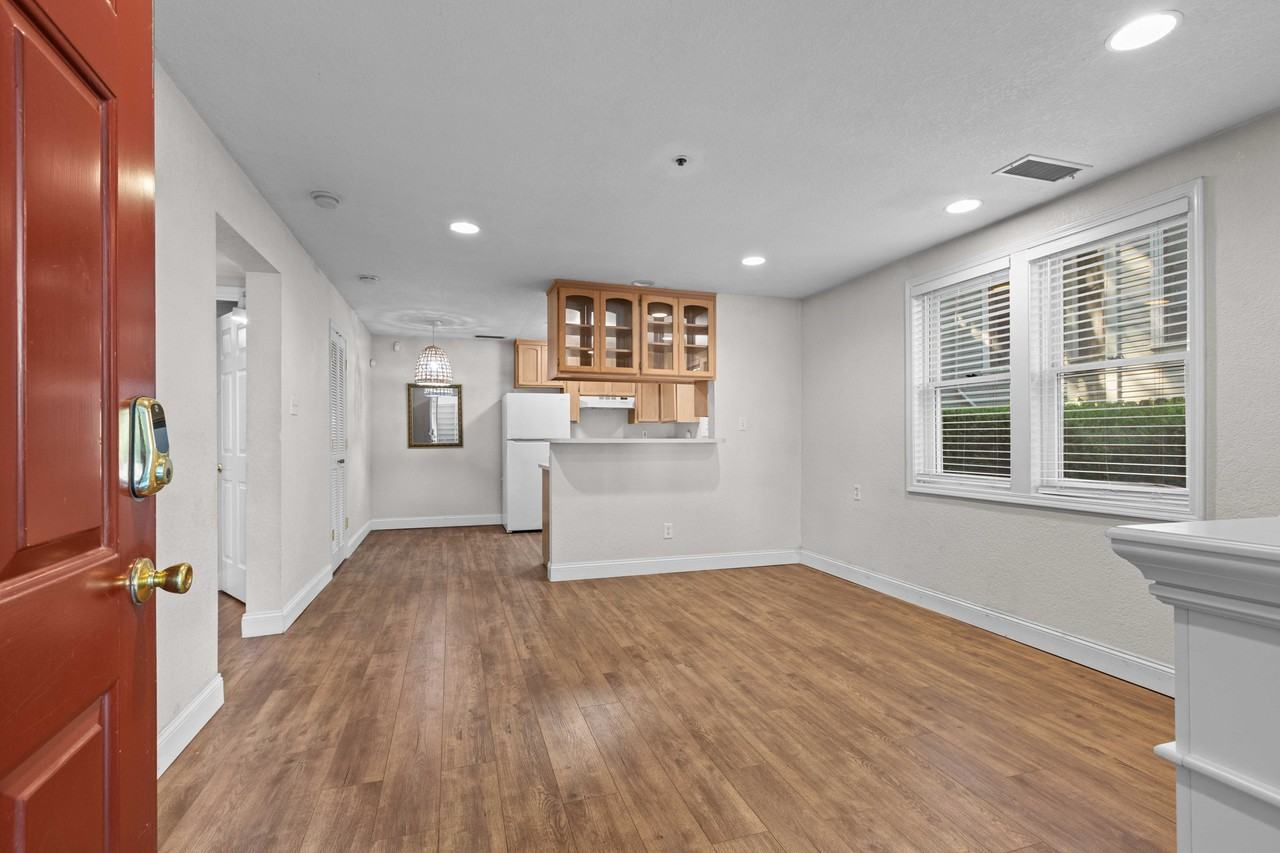 530 10th St #A - Photo 2 of 14