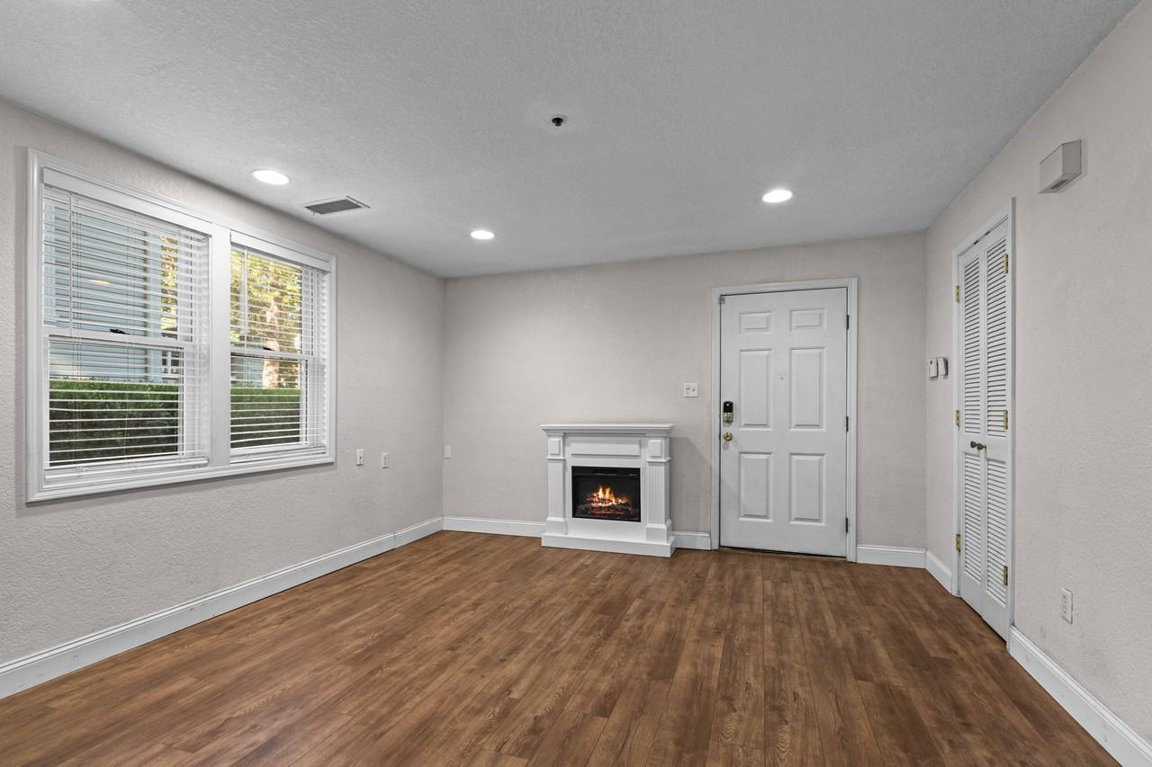 530 10th St #A - Photo 3 of 14