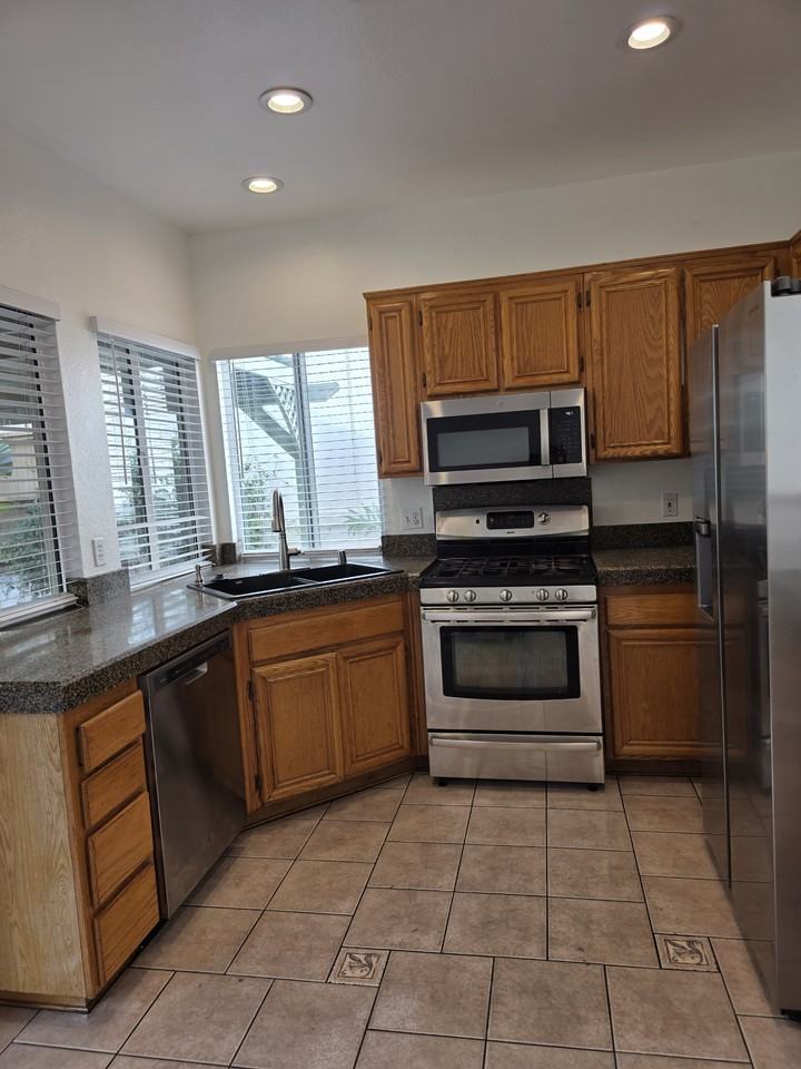 2253 Tall Pines Dr #NA - Photo 7 of 19