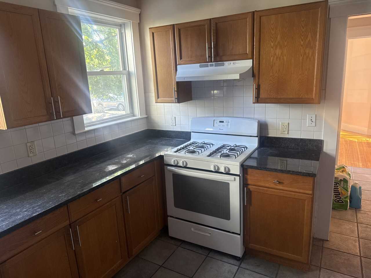 140 Brooks St #1 - Photo 2 of 20