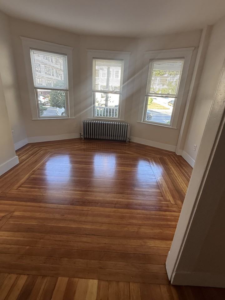 140 Brooks St #1 - Photo 5 of 20