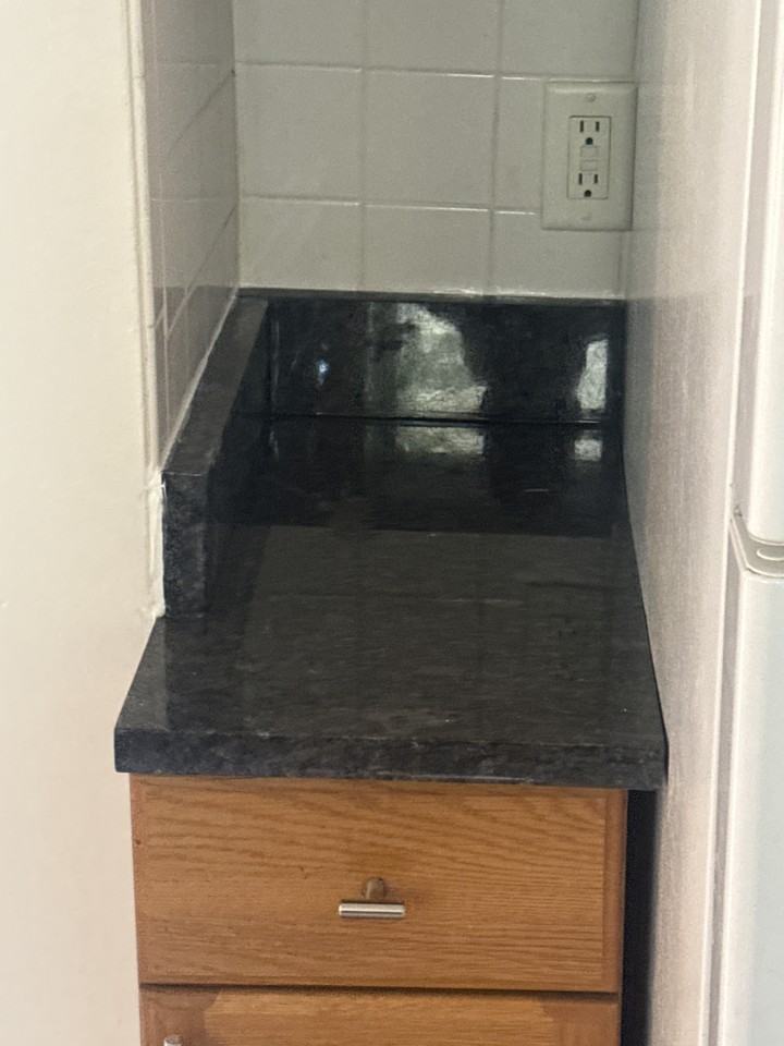 140 Brooks St #1 - Photo 6 of 20