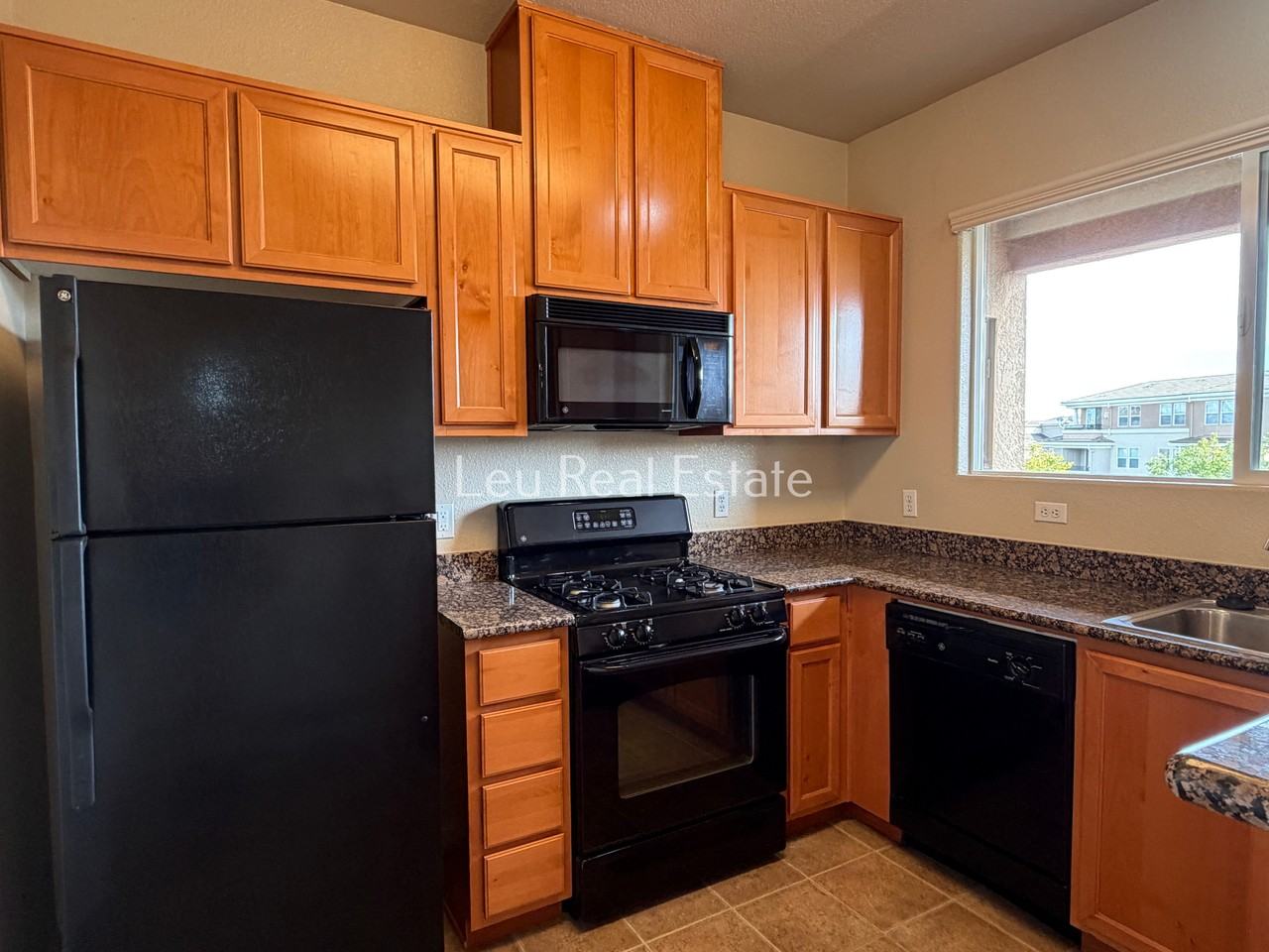 300 Moon Cir #334 - Photo 2 of 31