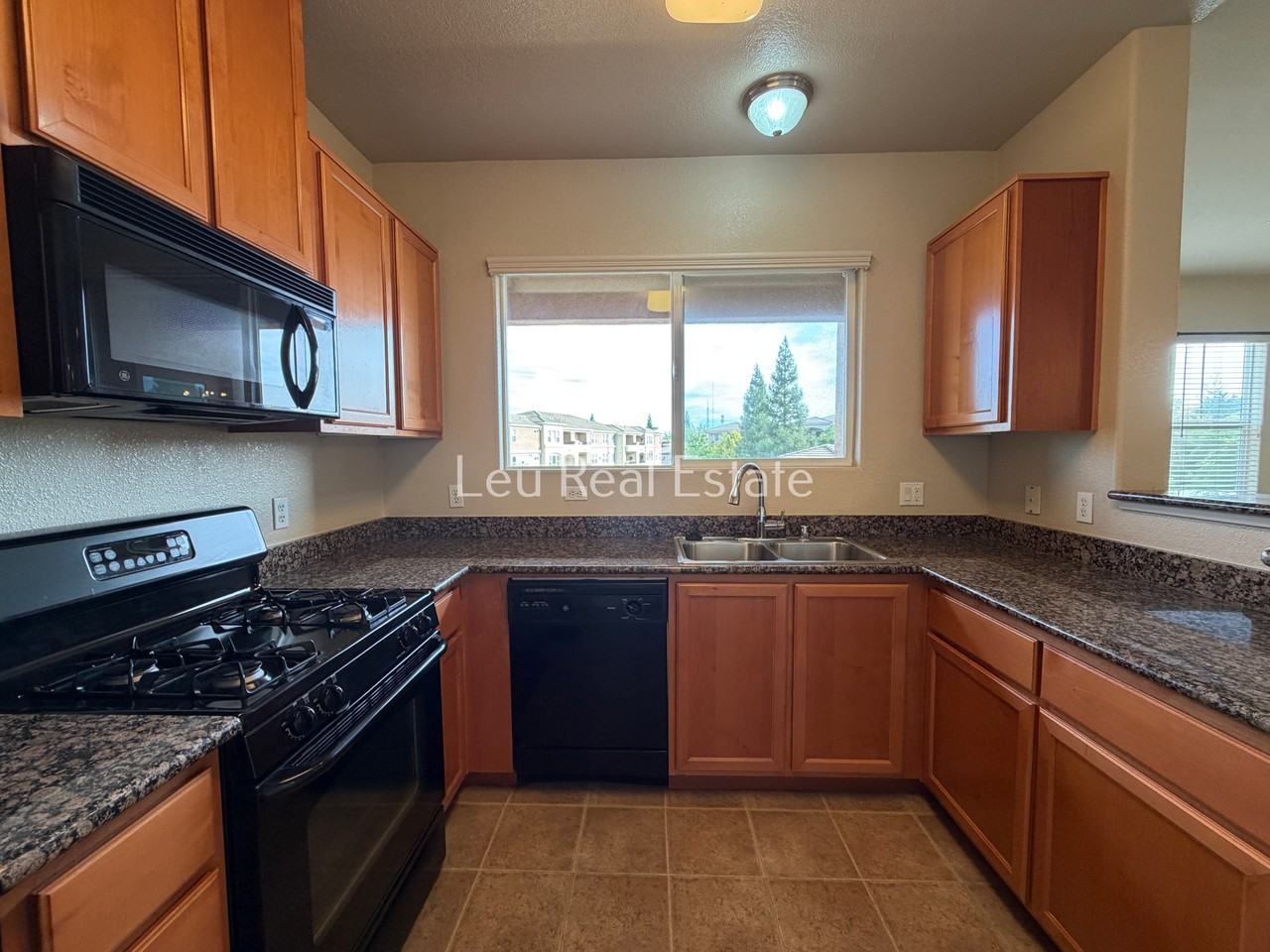 300 Moon Cir #334 - Photo 3 of 31