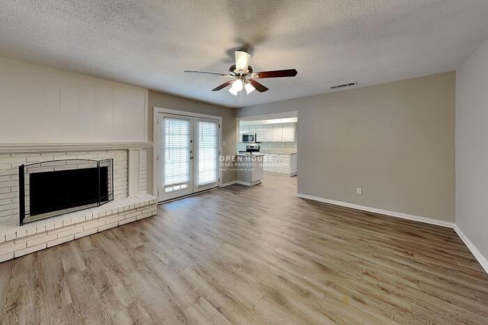 4144 Staghorn Cir S - Photo 5 of 25