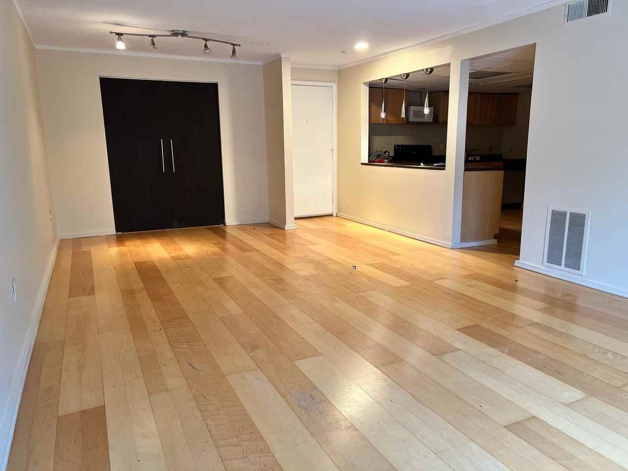 13 Shadowbrook Ln #38 - Photo 5 of 11