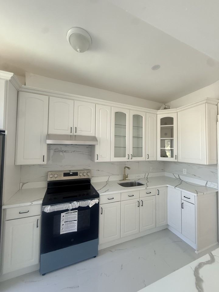 7509 61st St #2FL - Photo 5 of 11