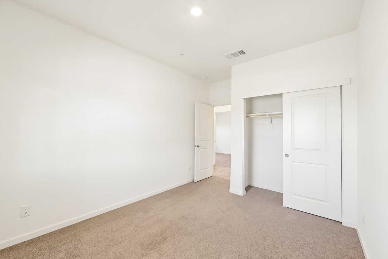 635 Honey Bee Rd #NA - Photo 7 of 44