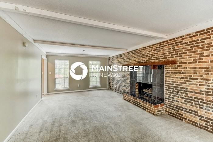 904 Pine Forest Cir - Photo 3 of 17