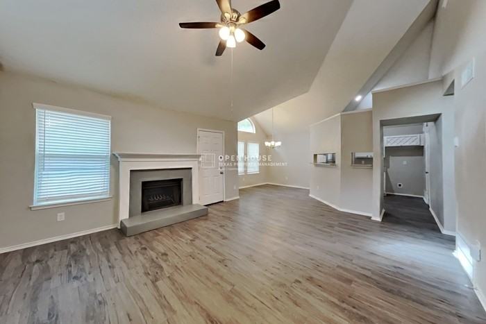 5525 Stone Meadow Ln - Photo 4 of 20
