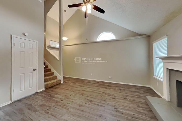 5525 Stone Meadow Ln - Photo 5 of 20