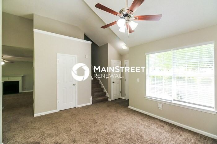 1023 Field View Dr - Photo 3 of 17