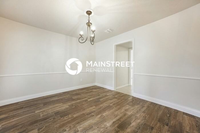 303 Glen Rock Ln - Photo 4 of 17