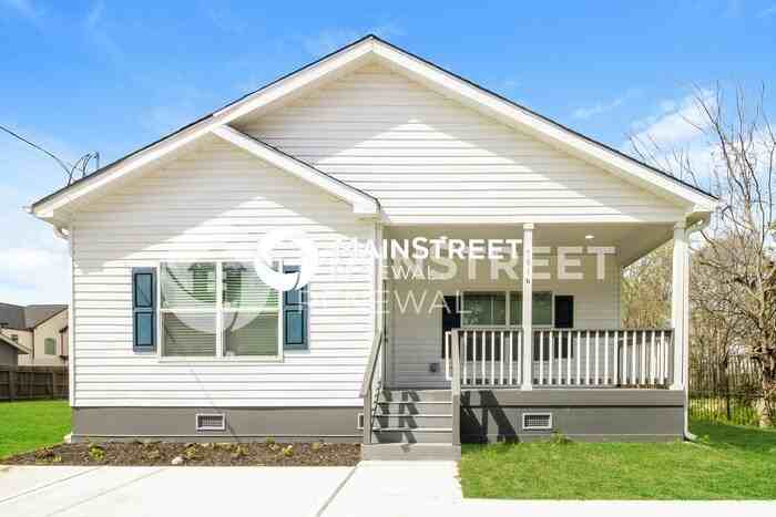 7816 Scott St - Photo 2 of 16