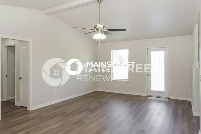 123 Piper Ln - Photo 4 of 16