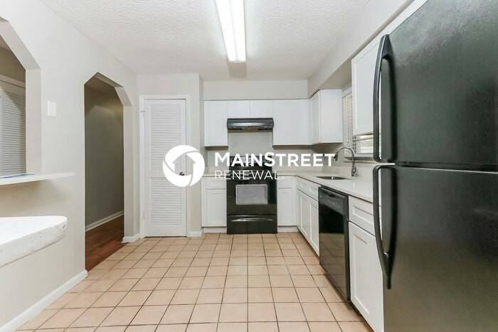 325 Ne Glentry Ave - Photo 7 of 16