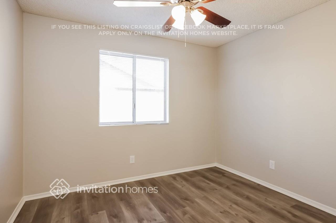 8722 W Greenbrian Dr - Photo 7 of 12