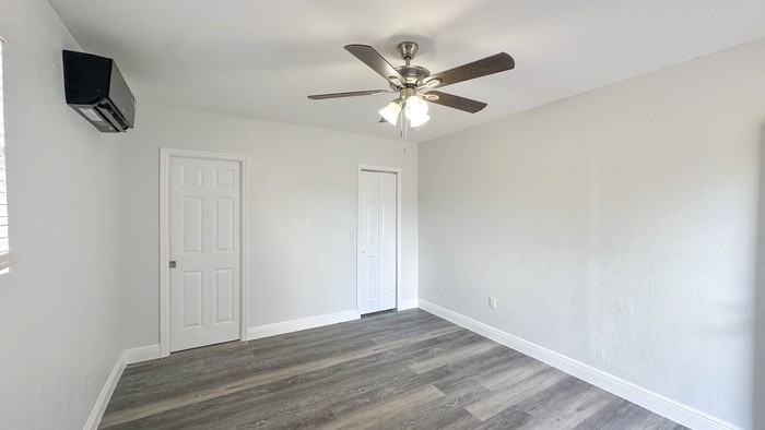 2398 54th Ter Sw #A - Photo 5 of 29