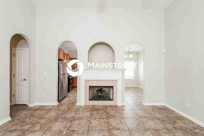 4563 Rosser Loop Dr - Photo 4 of 17