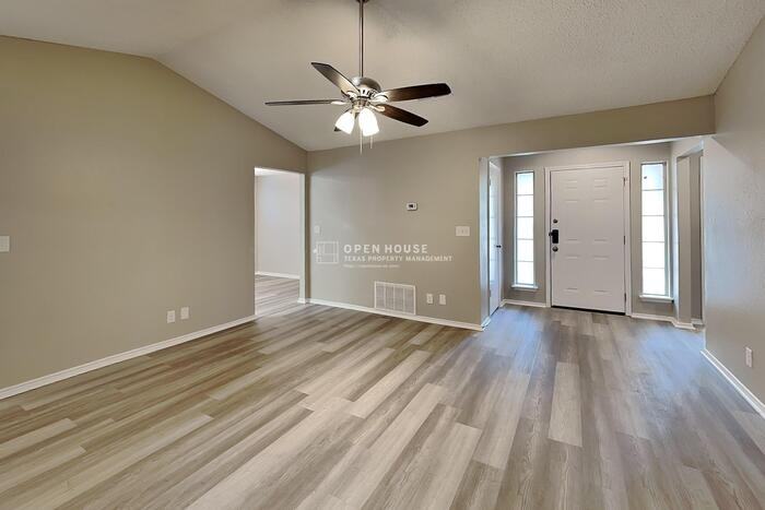 4741 Baytree Dr - Photo 5 of 22