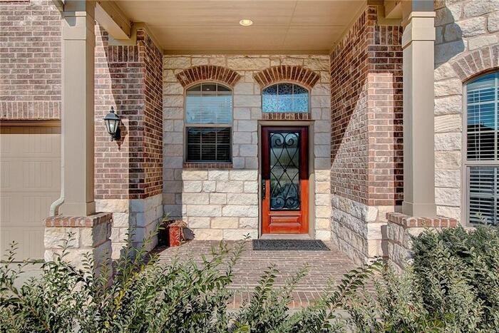 2601 Mirasol Loop - Photo 2 of 38