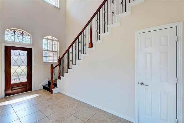 2601 Mirasol Loop - Photo 3 of 38