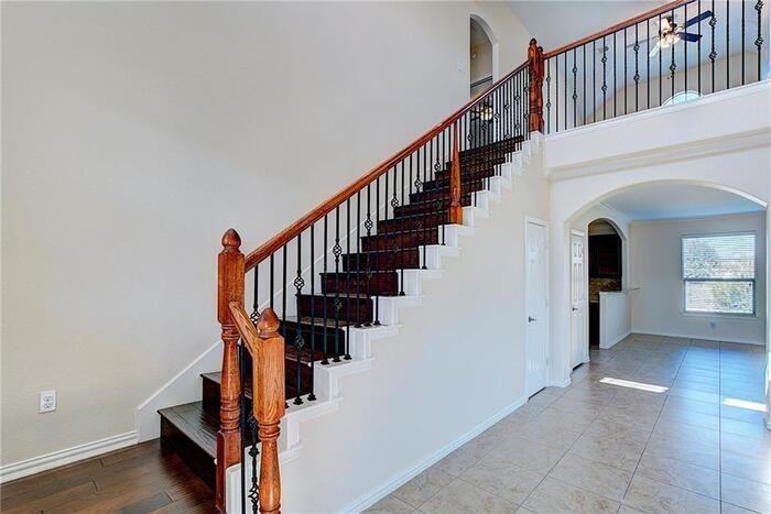 2601 Mirasol Loop - Photo 4 of 38
