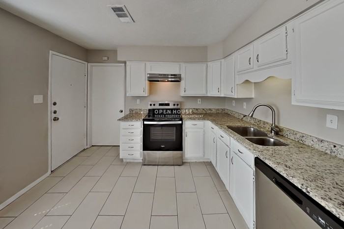 1302 Creekwood Ct - Photo 6 of 22