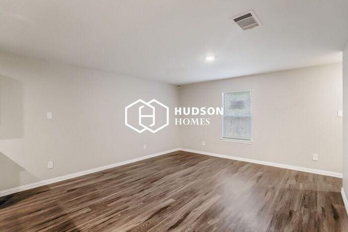 8020 Lavender St - Photo 4 of 14