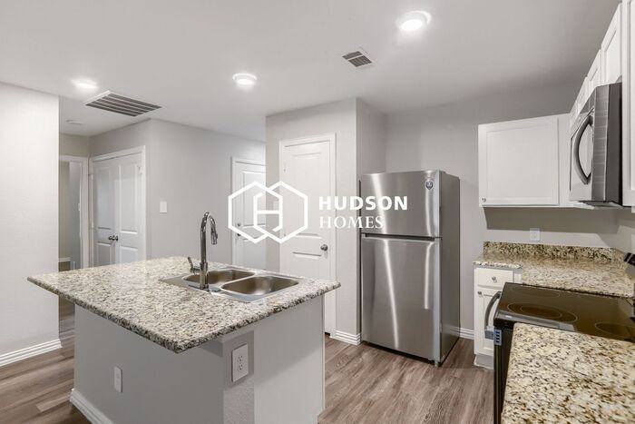 8020 Lavender St - Photo 6 of 14