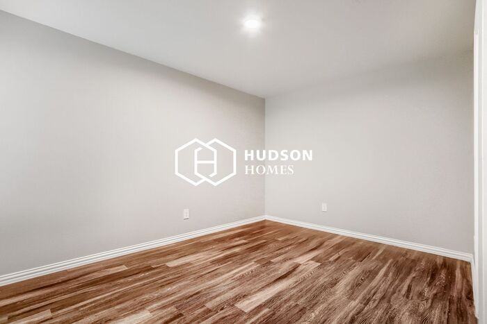 8020 Lavender St - Photo 7 of 14