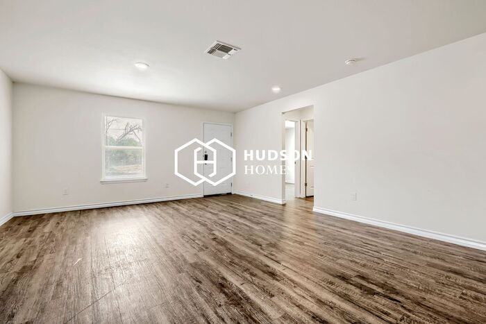 752 Medlin St - Photo 3 of 14