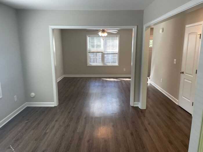1004 Richard Ave - Photo 6 of 12
