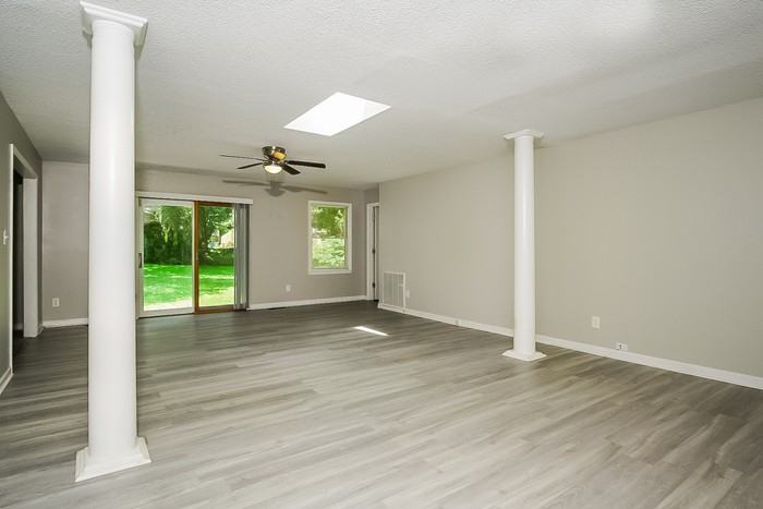 4802 Calvert Rd Nw - Photo 3 of 11